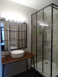 Salle de bain Chambre la lautrec Relais d'Arzac Maison & Chambre d'hôte Tarn 81