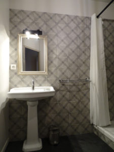 Salle de bain la Sorèze Relais d'Arzac Maison & Chambre d'hôte Tarn 81
